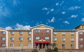 Super 8 By Wyndham Denton